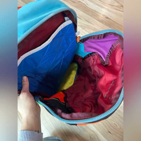 Cotopaxi NWT Bogotá 20L Daypack Backpack Hiking Colorful - Picture 4 of 10